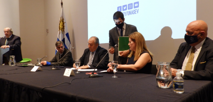 Momento en que se firma Convenio MAPFRE - UNASEV Momento en que se firma Convenio MAPFRE - UNASEV