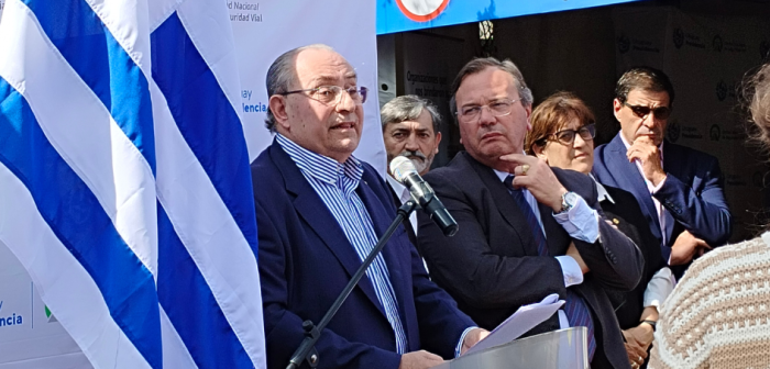 Esc. Alejandro Draper y José Luis Falero, Ministro de Transporte y Obras Públicas