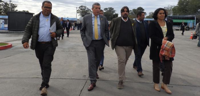 Juan Salgado recibe a directivos de Unasev en planta Añón