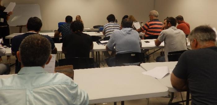 Instructores de Academias de Conducir rindiendo prueba para acreditar saberes Instructores de Academias de Conducir rindiendo prueba para acreditar saberes