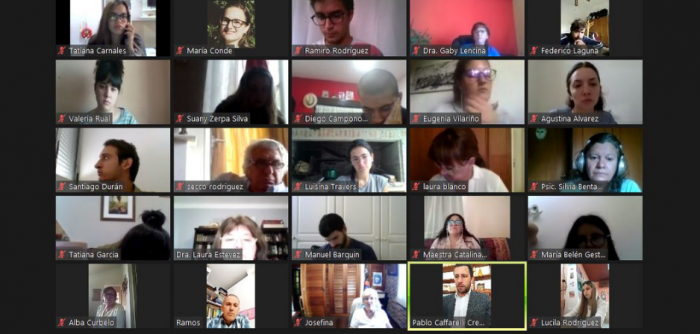 Vista de pantalla zoom entre estudiantes de Derecho de Salto y Área Jurídica de UNASEV Vista de pantalla zoom entre estudiantes de Derecho de Salto y Área Jurídica de UNASEV