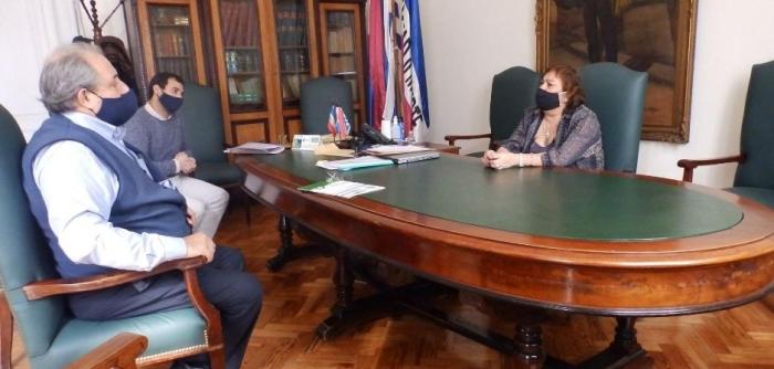 presidente de UNASEV, Alejandro Draper, reunido con Secretaria General de la Intendencia de Tacuarembó, Liliana Estéves presidente de UNASEV, Alejandro Draper, reunido con Secretaria General de la Intendencia de Tacuarembó, Liliana Estéves