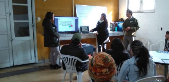 Técnicos de UNASEV brindando Talleres de Seguridad Vial en INISA