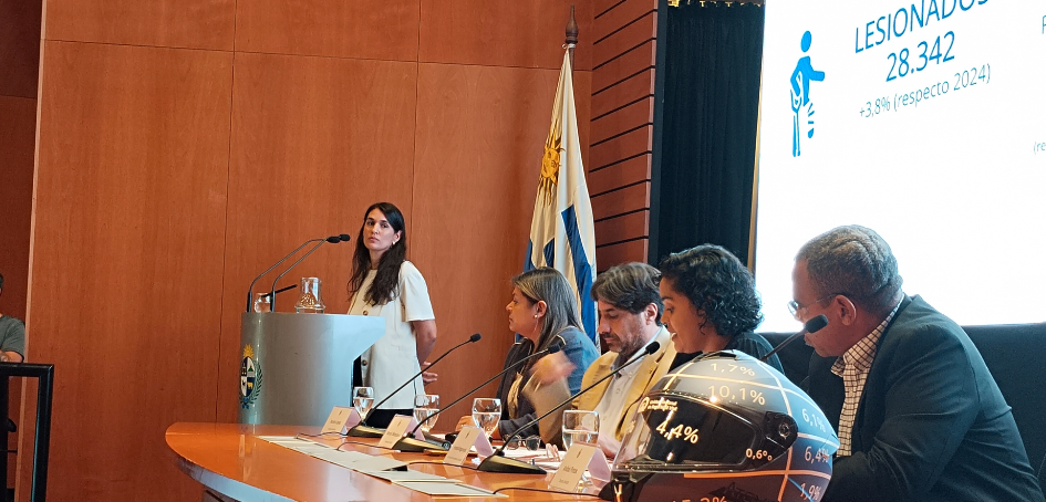 Comisión Directiva de UNASEV presentando Informe de Siniestralidad 2025