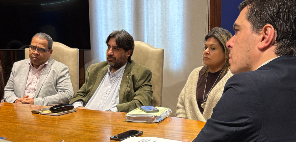 Autoridades de Unasev e Intendencia de Artigas Autoridades de Unasev e Intendencia de Artigas