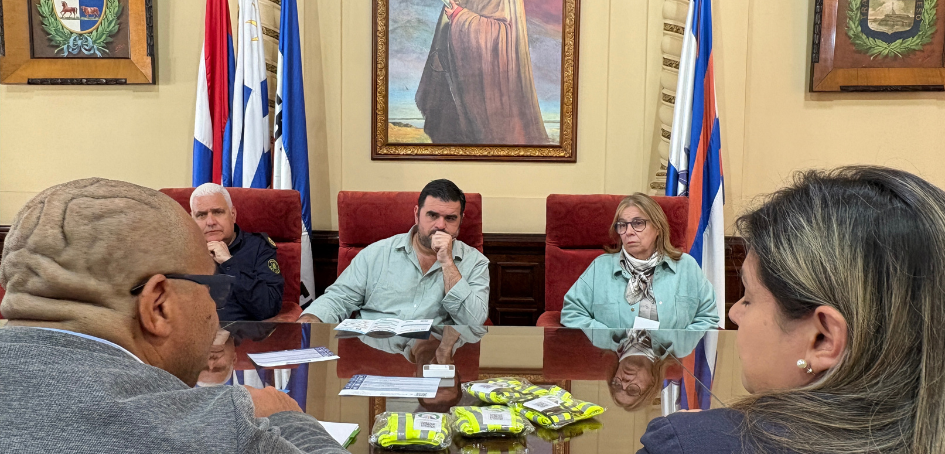Directores de Unasev reunidos con Nicolás Olivera, Intendente de Paysandú