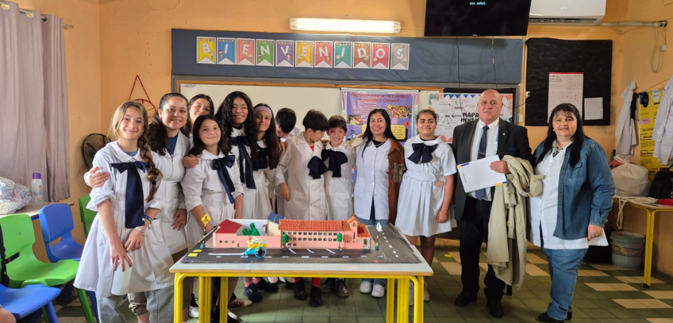 Director Carlos Manzor estuvo en la Escuela N°2 de Artigas