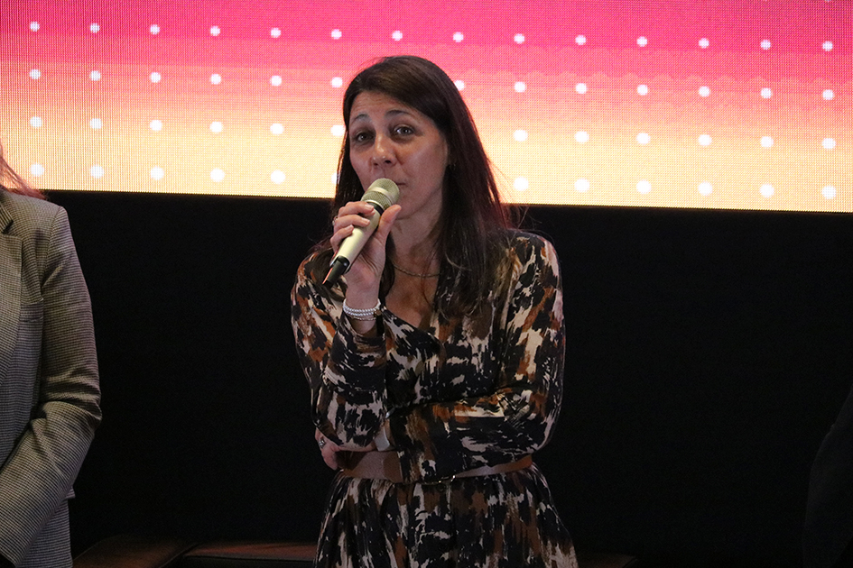 Virginia Pardo miembro alterno del Consejo Ejecutivo de la URCDP brindando palabras de cierre