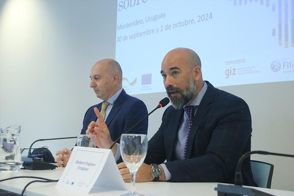 Paolo Berizzi embajador de la Unión Europea en Uruguay y Hebert Paguas director ejecutivo de Agesic Paolo Berizzi embajador de la Unión Europea en Uruguay y Hebert Paguas director ejecutivo de Agesic