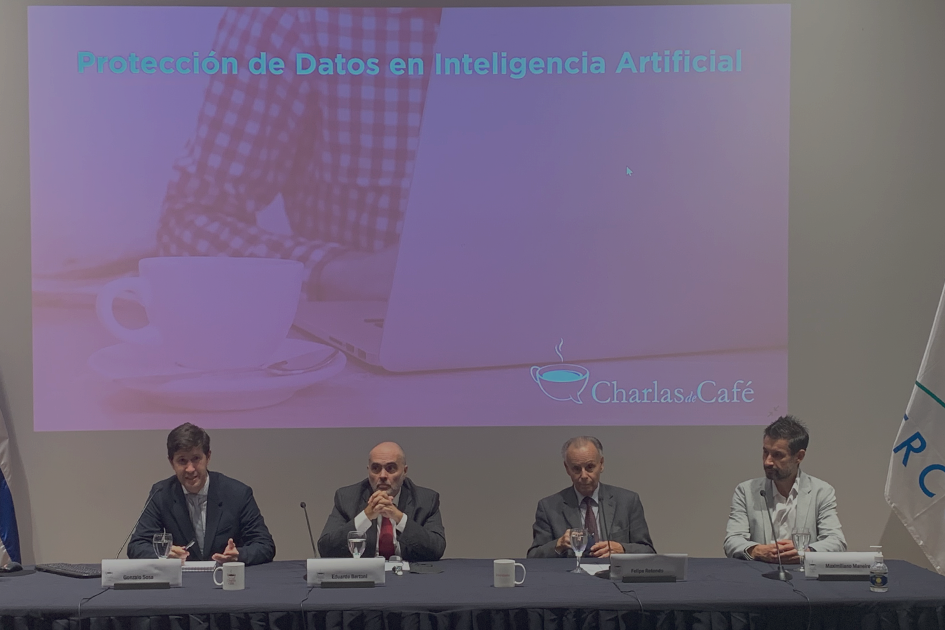De derecha a izquierda: Gonzalo Sosa, Eduardo Bertoni, Felipe Rotondo, Maximiliano Maneiro De derecha a izquierda: Gonzalo Sosa, Eduardo Bertoni, Felipe Rotondo, Maximiliano Maneiro