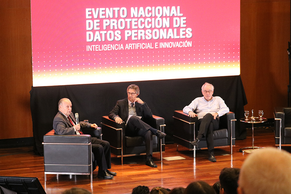 Felipe Rotondo, Federico Monteverde y Daniel Mordecki en la apertura del evento