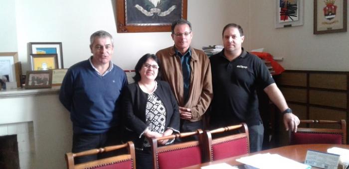 Integrantes de URCDP con autoridades de la Intendencia de Rocha. Integrantes de URCDP con autoridades de la Intendencia de Rocha.