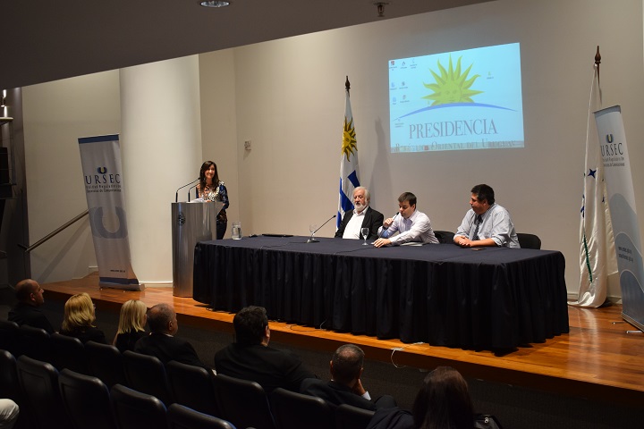 Consulta Pública 16.12.2019 Foto de la mesa de autoridades