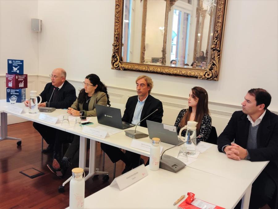 Autoridades de Regulatel y de Ursec en la Mesa de Apertura de la Reunión
