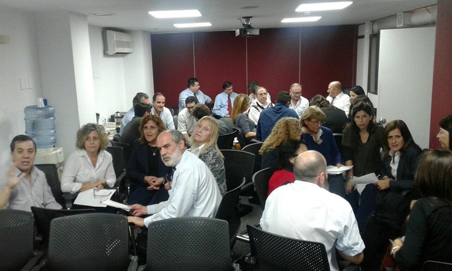 Taller sobre valores institucionales Foto durante el taller