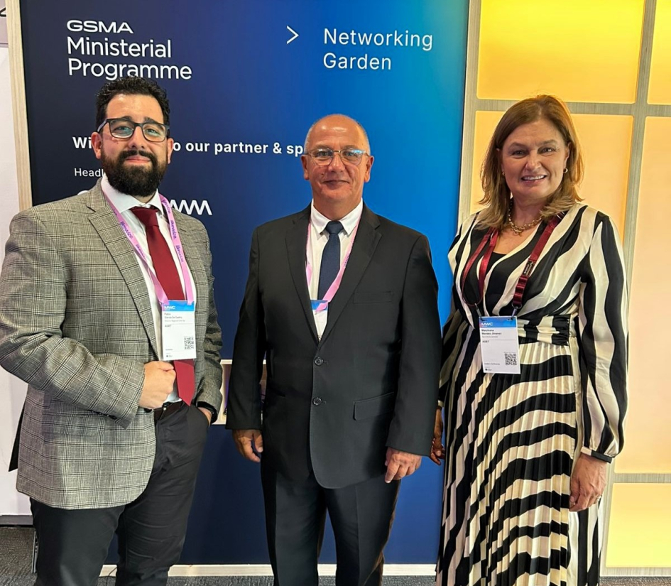 Presidente de Ursec con representantes de Asiet en Barcelona