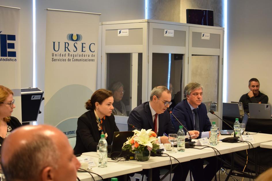 Presidenta de URSEC, Director del INE y Sub Director de INE Presidenta de URSEC, Director del INE y Sub Director de INE