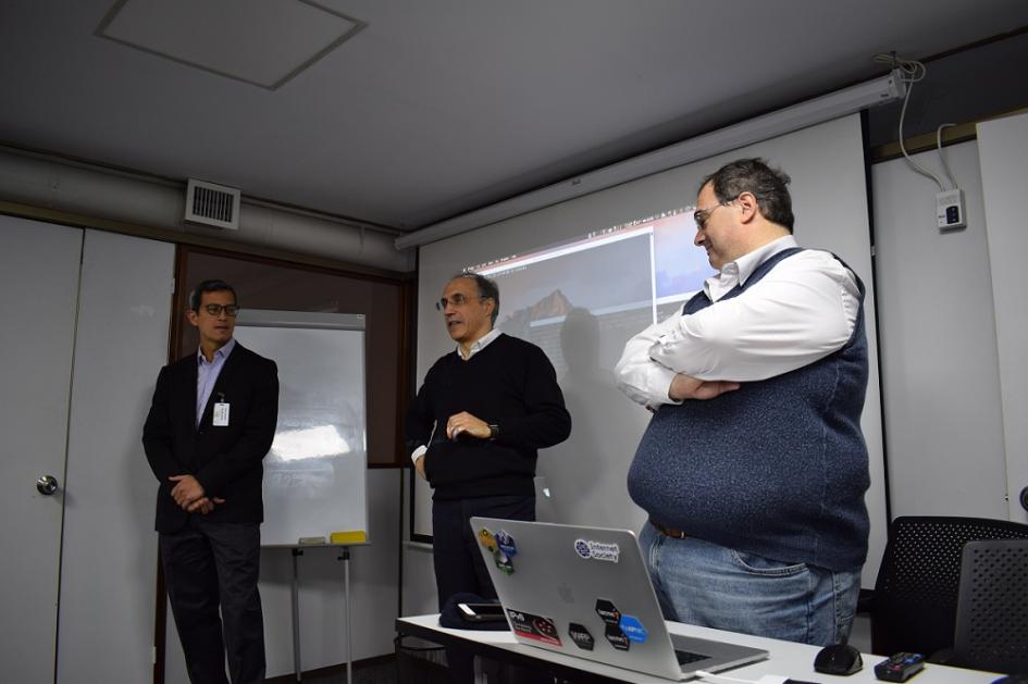 Funcionarios de Ursec durante la charla Foto de funcionarios de Ursec durante la charla