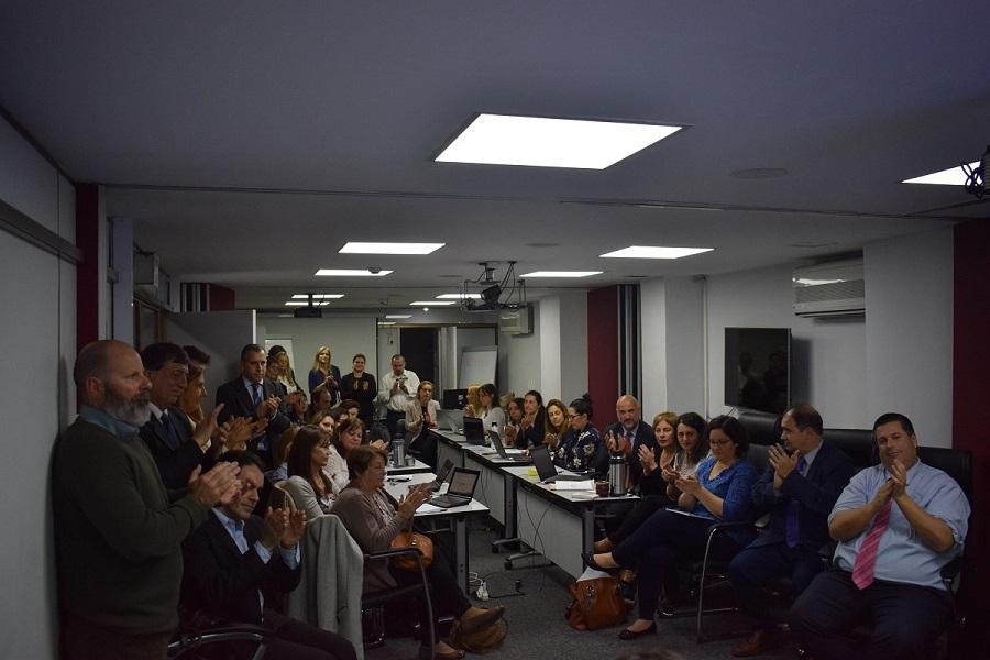 Fotos de participantes durante el Acto de Apertura