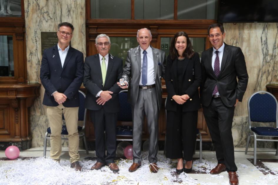 Autoridades del Correo Uruguayo y de Ursec durante la ceremonia Foto de autoridades de Correo y de Ursec durante la ceremonia