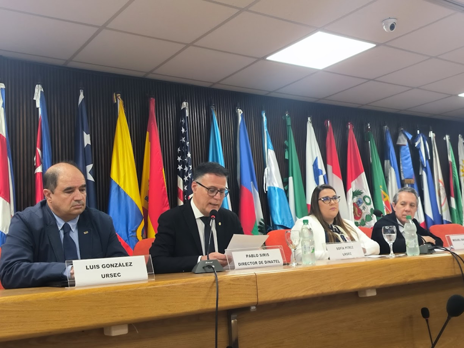 Luis González, Pablo Siris, Sofía Pérez y Miguel Saint Pastour