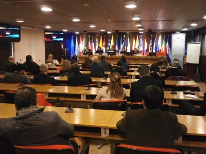 3° Jornada de Diálogo Postal. Foto durante la sesión de la reunión.