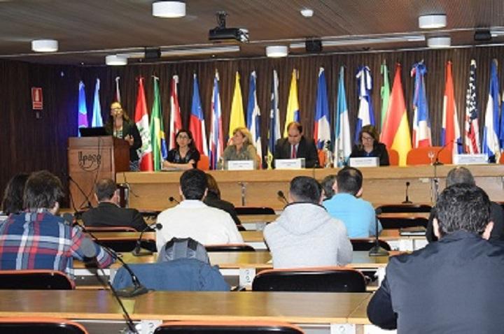 9° Jornada de Diálogo Postal Foto durante la sesión de la reunión