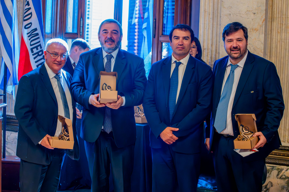 Directorio de URSEC con Ec. Mario Bergara
