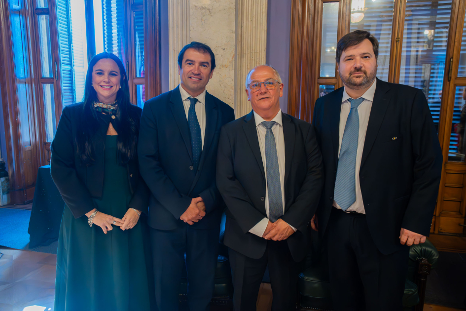 Dra. Nadia Karlen, Dr. Bruno Fernández Iguini, Ec. Gonzalo Balseiro y Dr. Lean