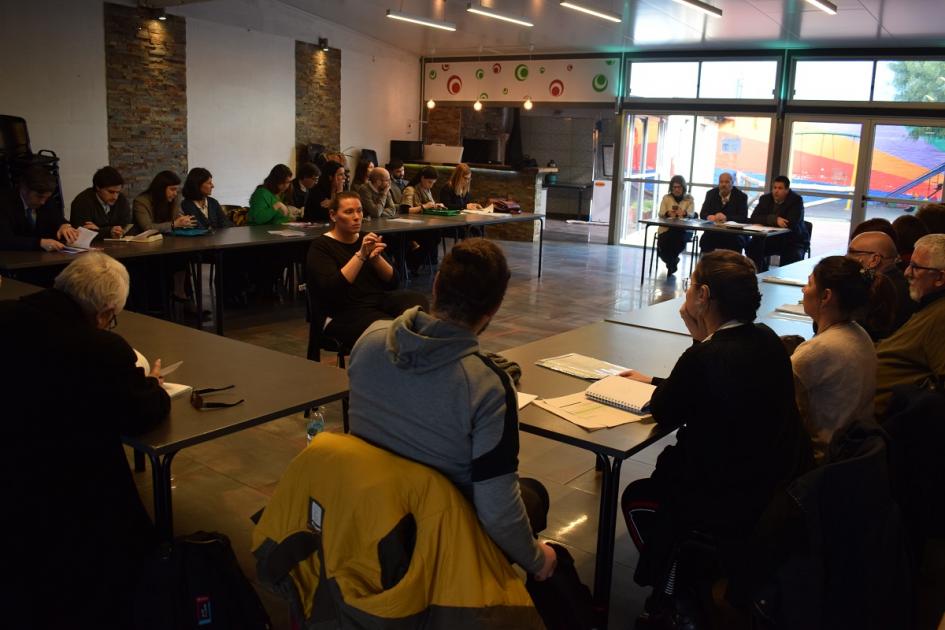 Foto durante la reunión de hoy en la Asociación de Sordos del Uruguay (ASUR)