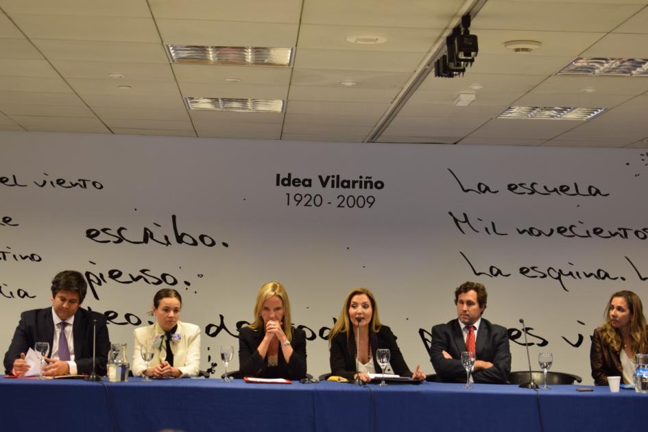 Firma del Acuerdo Marco de la Red de Regulación de la Competencia del Uruguay Foto de autoridades firmantes en el acto de la firma