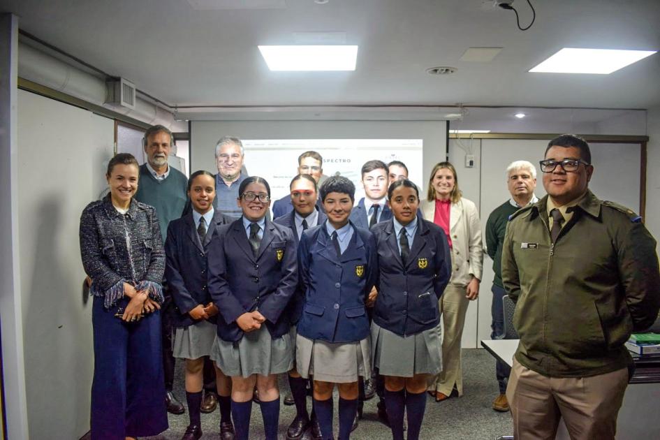 Alumnos de la Escuela de Comunicaciones del Ejército en URSEC