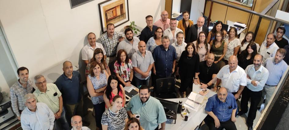 El Ing. Maniewicz con el equipo de URSEC El Ing. Maniewicz con el equipo de URSEC