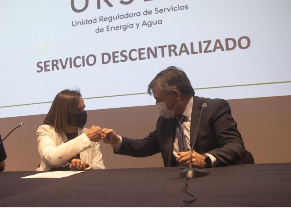 Saludos entre presidenta y ministro 